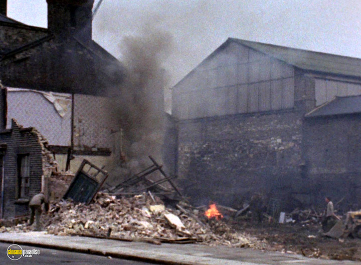 A still #8 from British Sounds / A Film Like Any Other (1970)