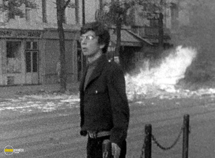 A still #14 from British Sounds / A Film Like Any Other (1970)