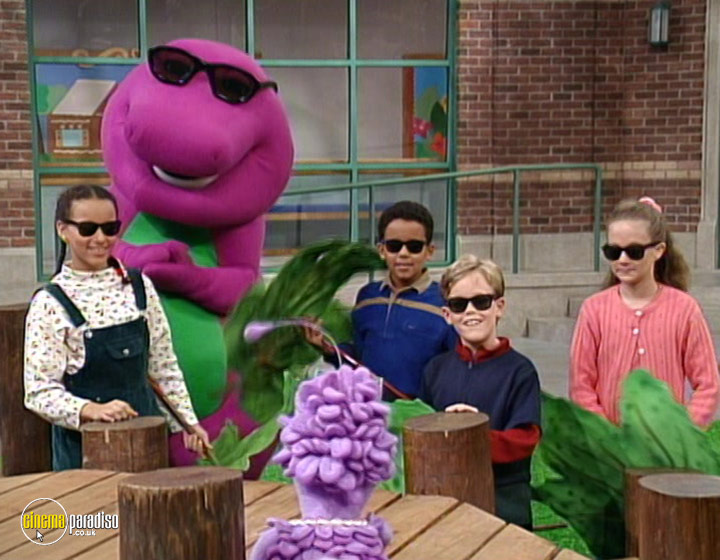 A still #22 from Children's Favourites: Bumper Special! (2001)