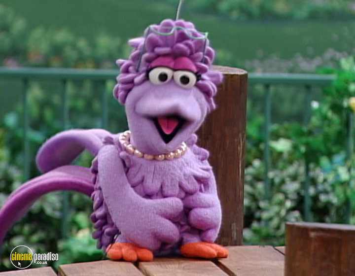 A still #21 from Children's Favourites: Bumper Special! (2001)
