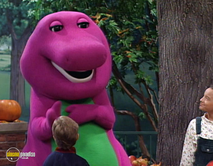 A still #19 from Children's Favourites: Bumper Special! (2001)