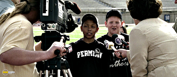 A still #22 from Friday Night Lights (2004)