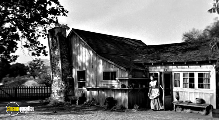 A still #6 from The Tin Star (1957)