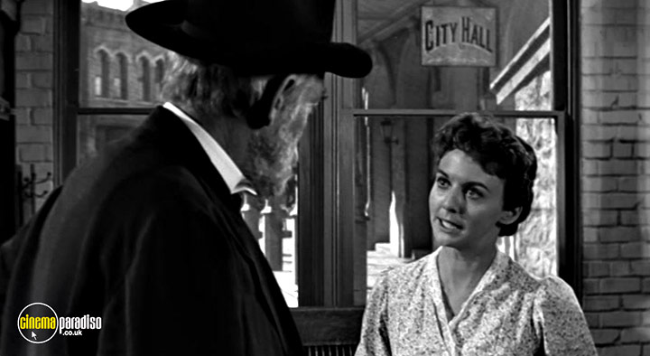 A still #8 from The Tin Star (1957)