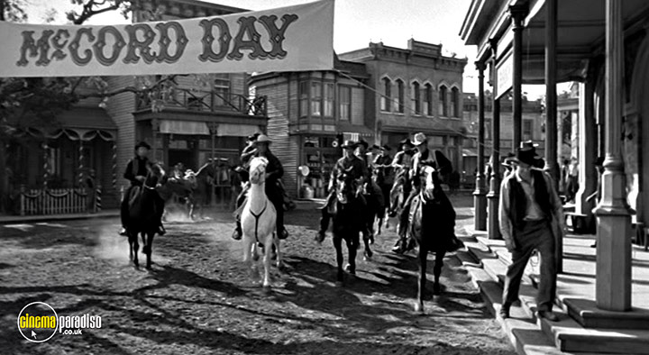 A still #15 from The Tin Star (1957)