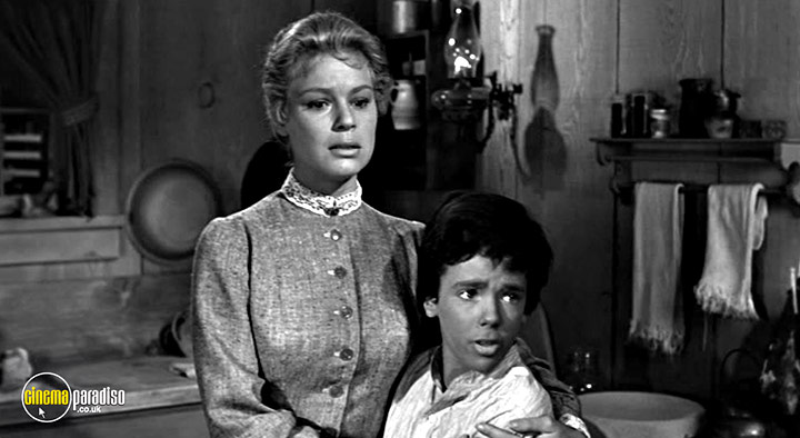 A still #21 from The Tin Star (1957)