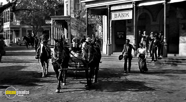 A still #25 from The Tin Star (1957)