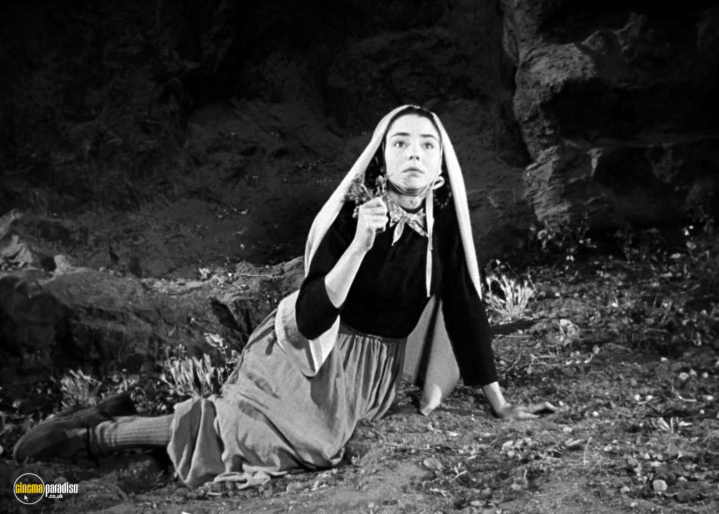 A still #2 from The Song of Bernadette (1943)