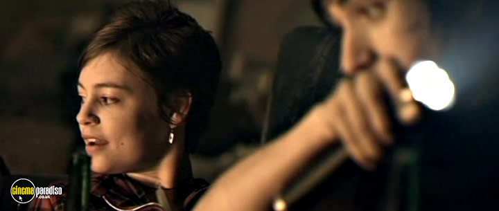 A still #10 from Spiderhole (2009)