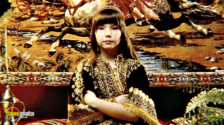 A still #16 from Inside Bjork (2003)