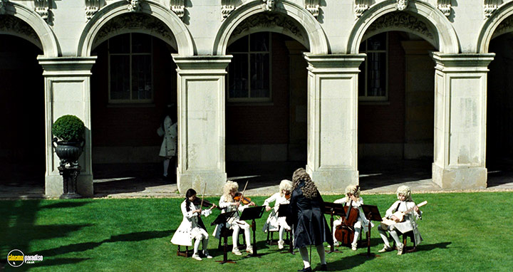 A still #30 from The Favourite (2018)