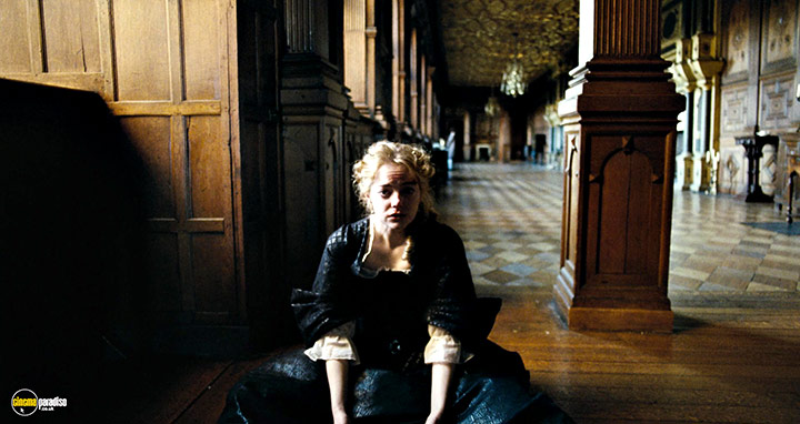 A still #22 from The Favourite (2018)