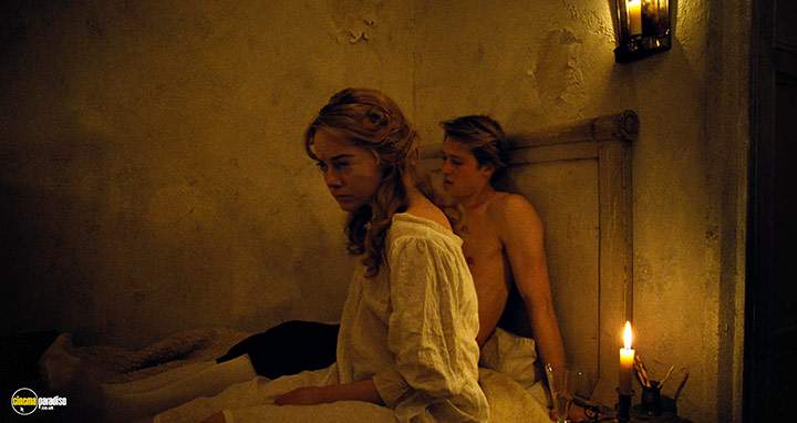 A still #18 from The Favourite (2018)