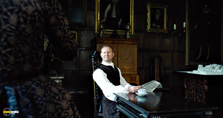 A still #9 from The Favourite (2018)