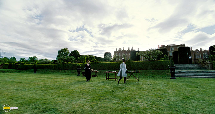 A still #2 from The Favourite (2018)