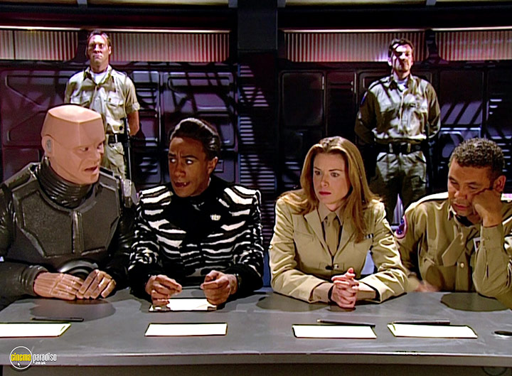A still #17 from Red Dwarf: Series 8 (1999)