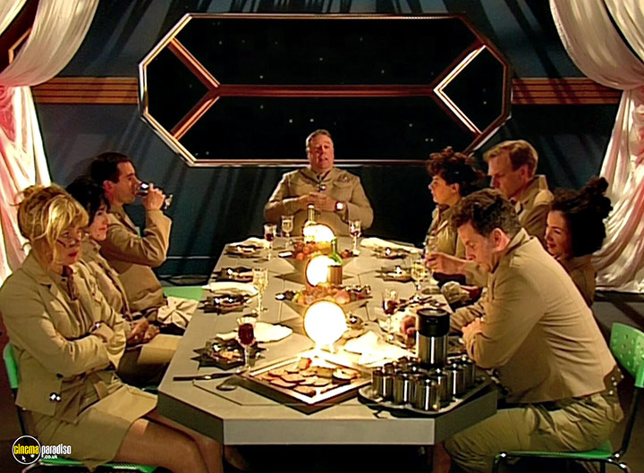 A still #22 from Red Dwarf: Series 8 (1999)