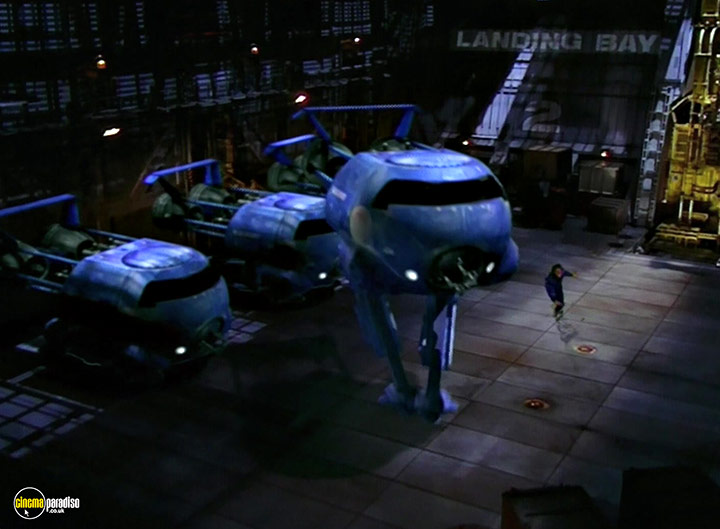 A still #25 from Red Dwarf: Series 8 (1999)