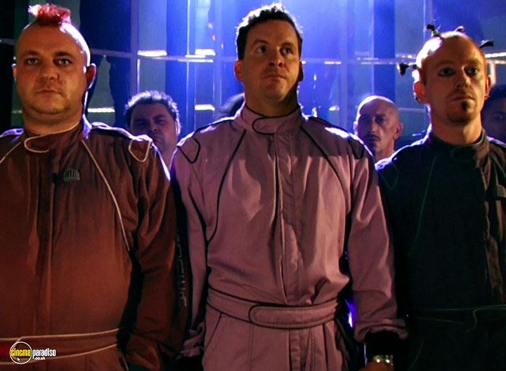A still #24 from Red Dwarf: Series 8 (1999)