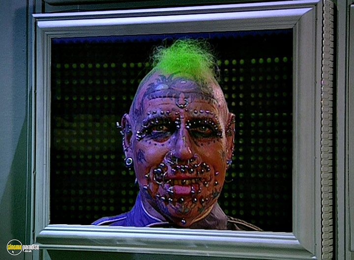 A still #19 from Red Dwarf: Series 8 (1999)