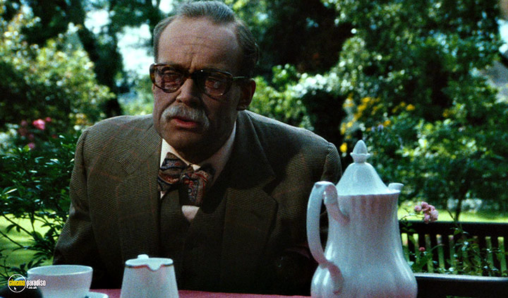 A still #10 from Heat and Dust (1983)