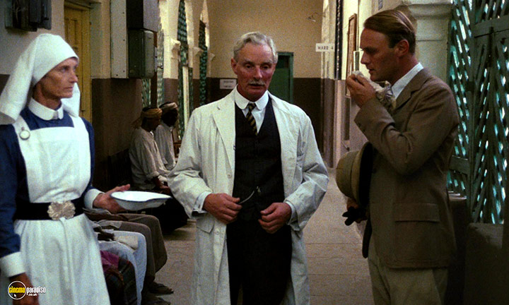 A still #26 from Heat and Dust (1983)