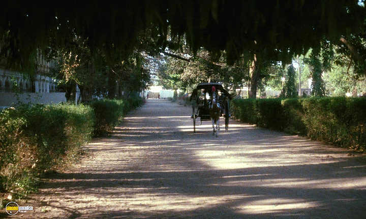 A still #34 from Heat and Dust (1983)