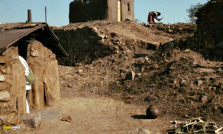 A still #37 from Heat and Dust (1983)