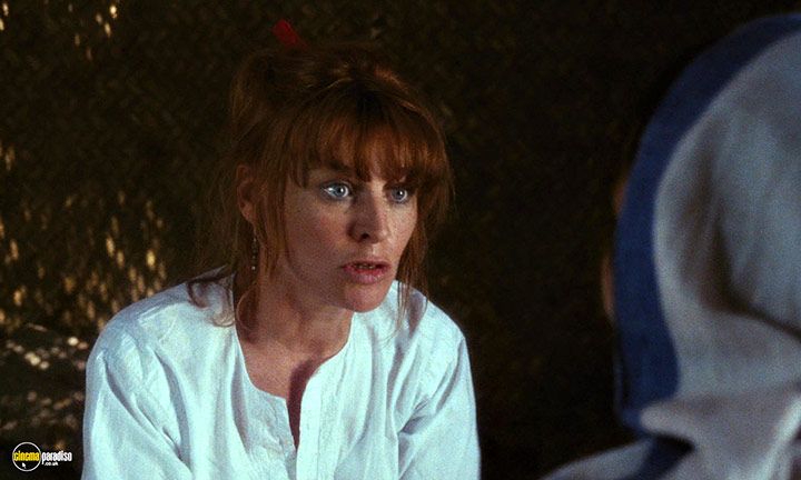A still #25 from Heat and Dust (1983)