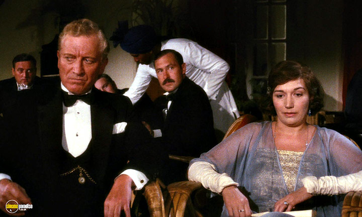 A still #12 from Heat and Dust (1983)