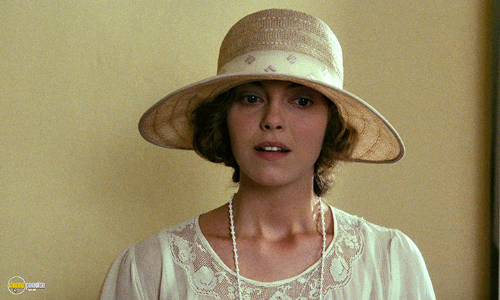 A still #2 from Heat and Dust (1983)