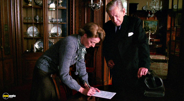A still #41 from The Lonely Passion of Judith Hearne (1987)