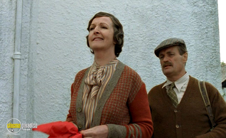 A still from Coming Home (1998) 