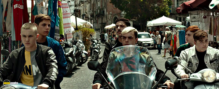 A still #13 from Piranhas (2019)