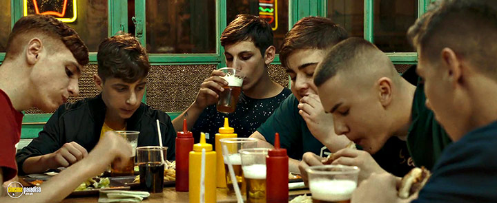 A still #11 from Piranhas (2019)