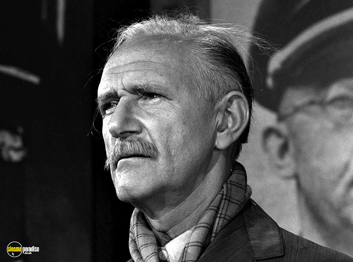 A still #5 from The Twilight Zone: Series 4 (1963)