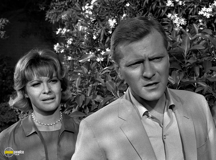 A still #20 from The Twilight Zone: Series 4 (1963)