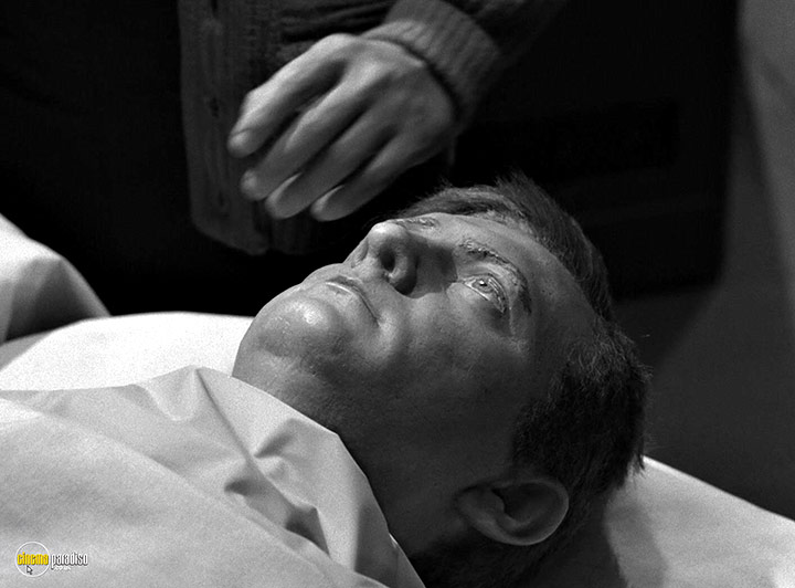 A still #15 from The Twilight Zone: Series 4 (1963)