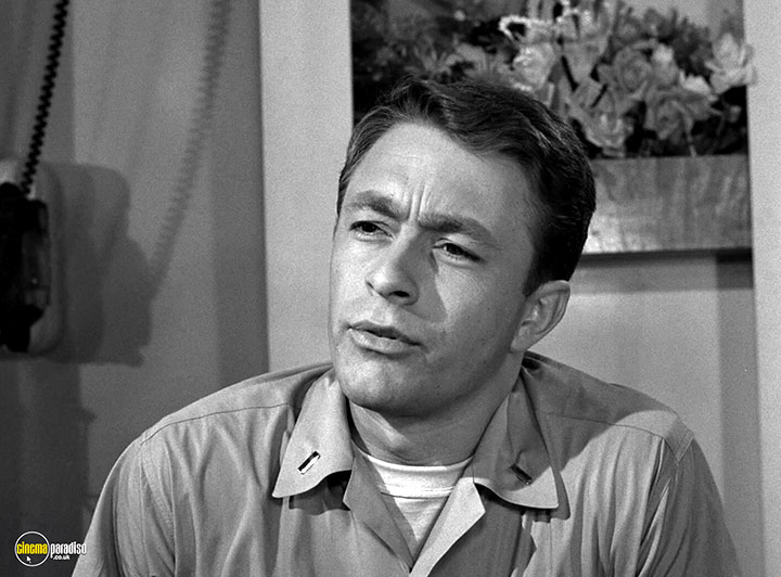A still #7 from The Twilight Zone: Series 4 (1963)