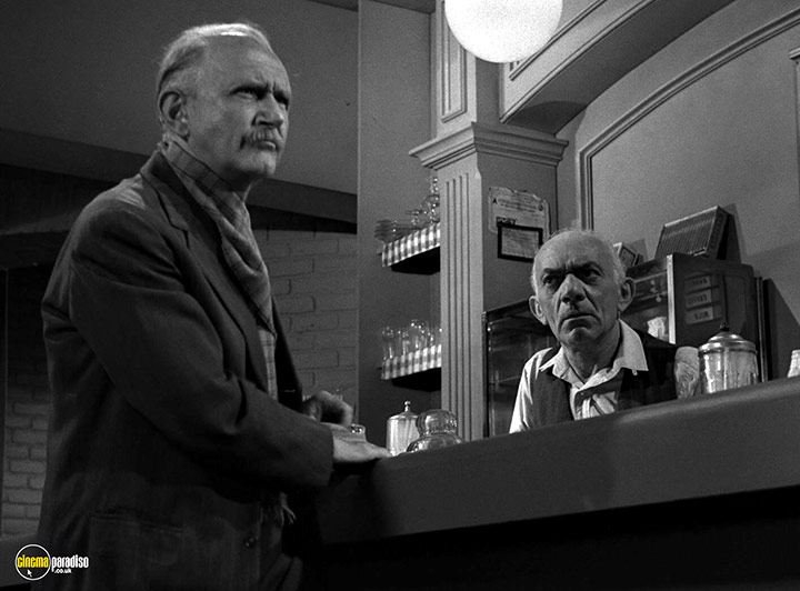 A still #18 from The Twilight Zone: Series 4 (1963)