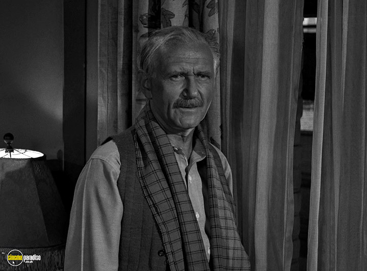 A still #13 from The Twilight Zone: Series 4 (1963)