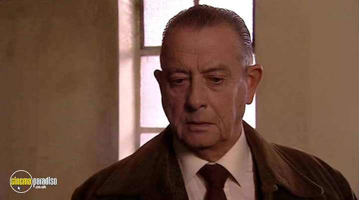 A still #24 from Heartbeat: Series 10 (2000)