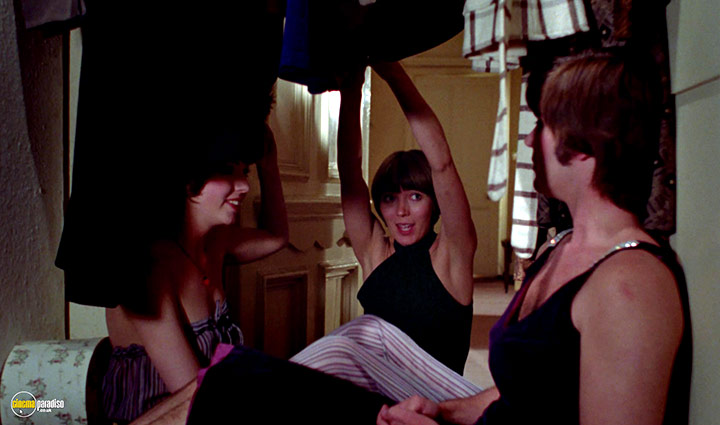 A still #12 from Prey (1977)