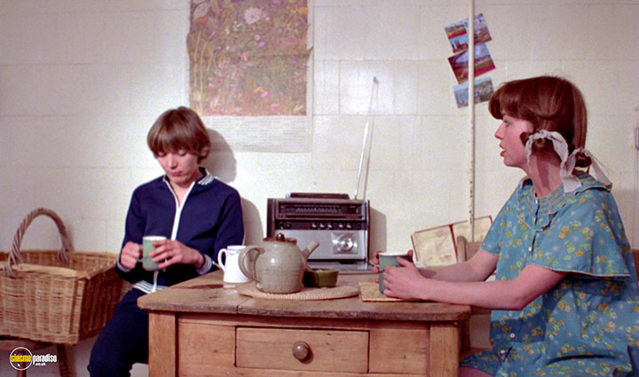 A still #7 from Prey (1977)