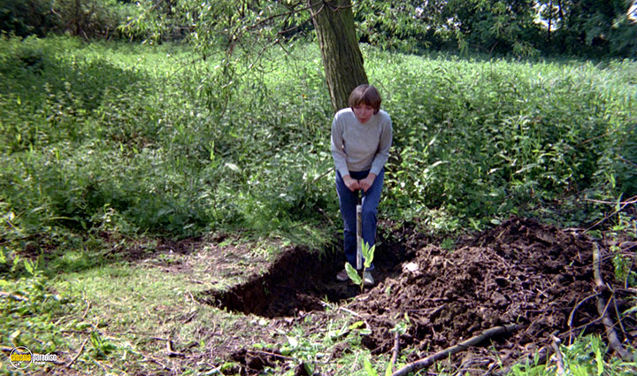 A still #17 from Prey (1977)