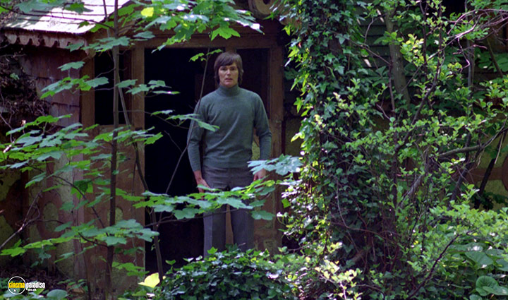 A still #25 from Prey (1977)