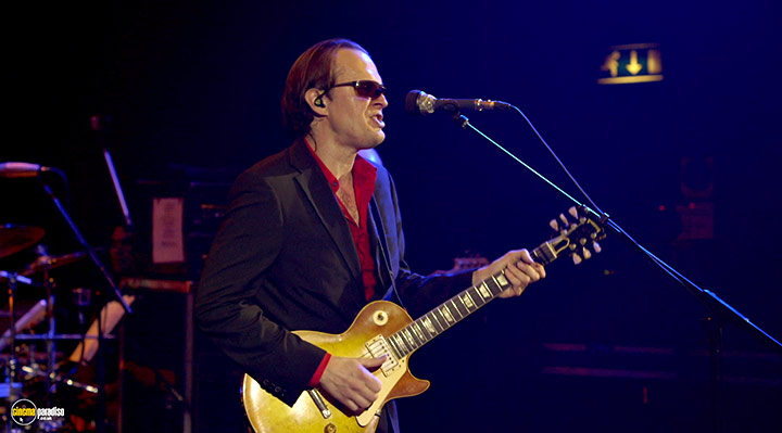 A still #17 from Joe Bonamassa: Tour De Force: Shepherd's Bush Empire (2013)