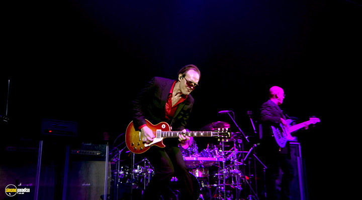A still #3 from Joe Bonamassa: Tour De Force: Shepherd's Bush Empire (2013)