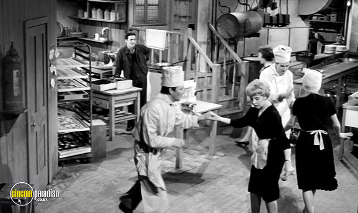 A still #10 from The Kitchen (1961)