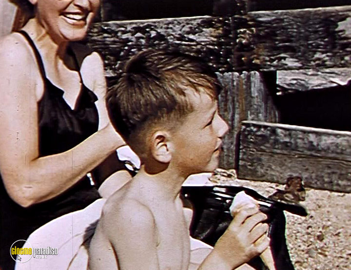 A still #32 from Southend Past: The Town Our Parents Knew (2008)
